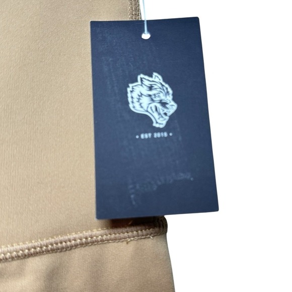 NWT Darc Sport She Wolf Head Biker Shorts Size M Brown High Waist Gym Streetwear - Picture 5 of 8